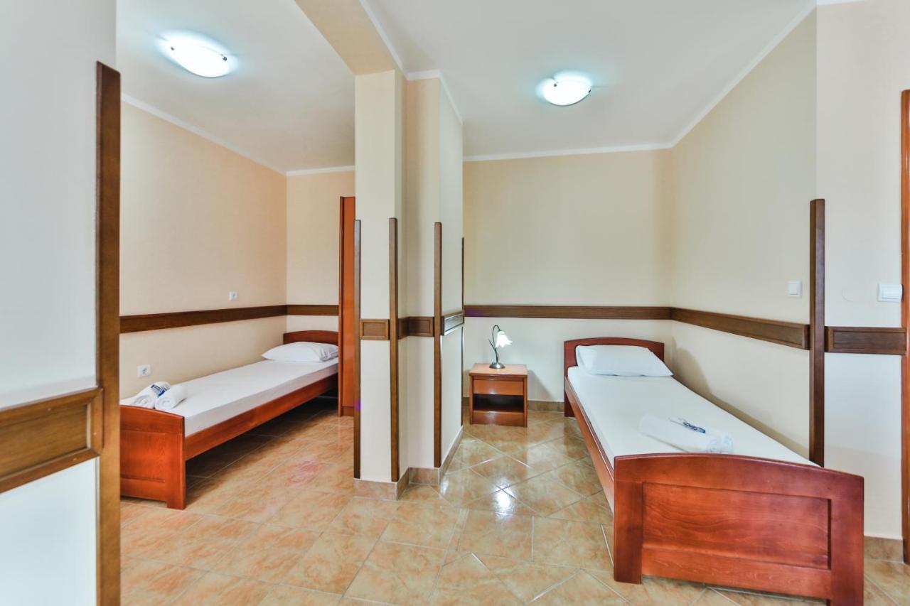 Garni Hotel Koral Budva Kültér fotó